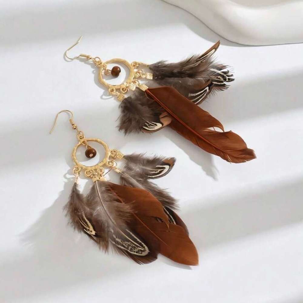 Elegant Feather Drop Earrings in Gold and Brown - Picture 4 of 4